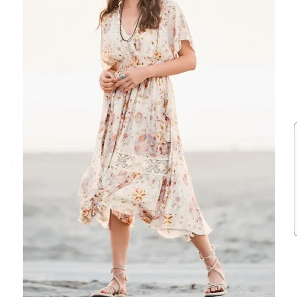 ODEYA RUFFLE MAXI DRESS - Picture 3 of 8